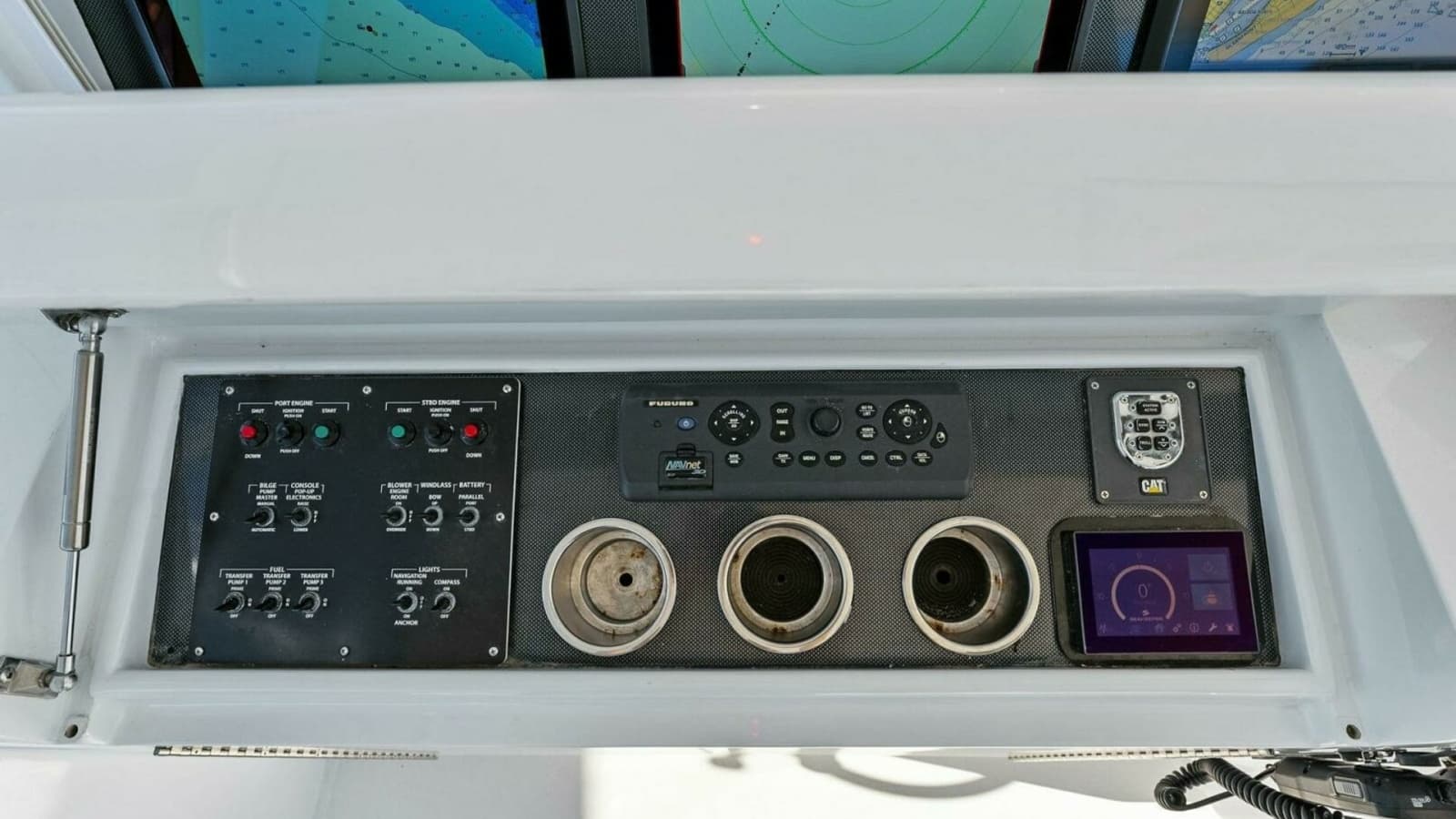 2007 Hatteras 64 Convertible CHUPACABRA Helm Console with Navigation Displays