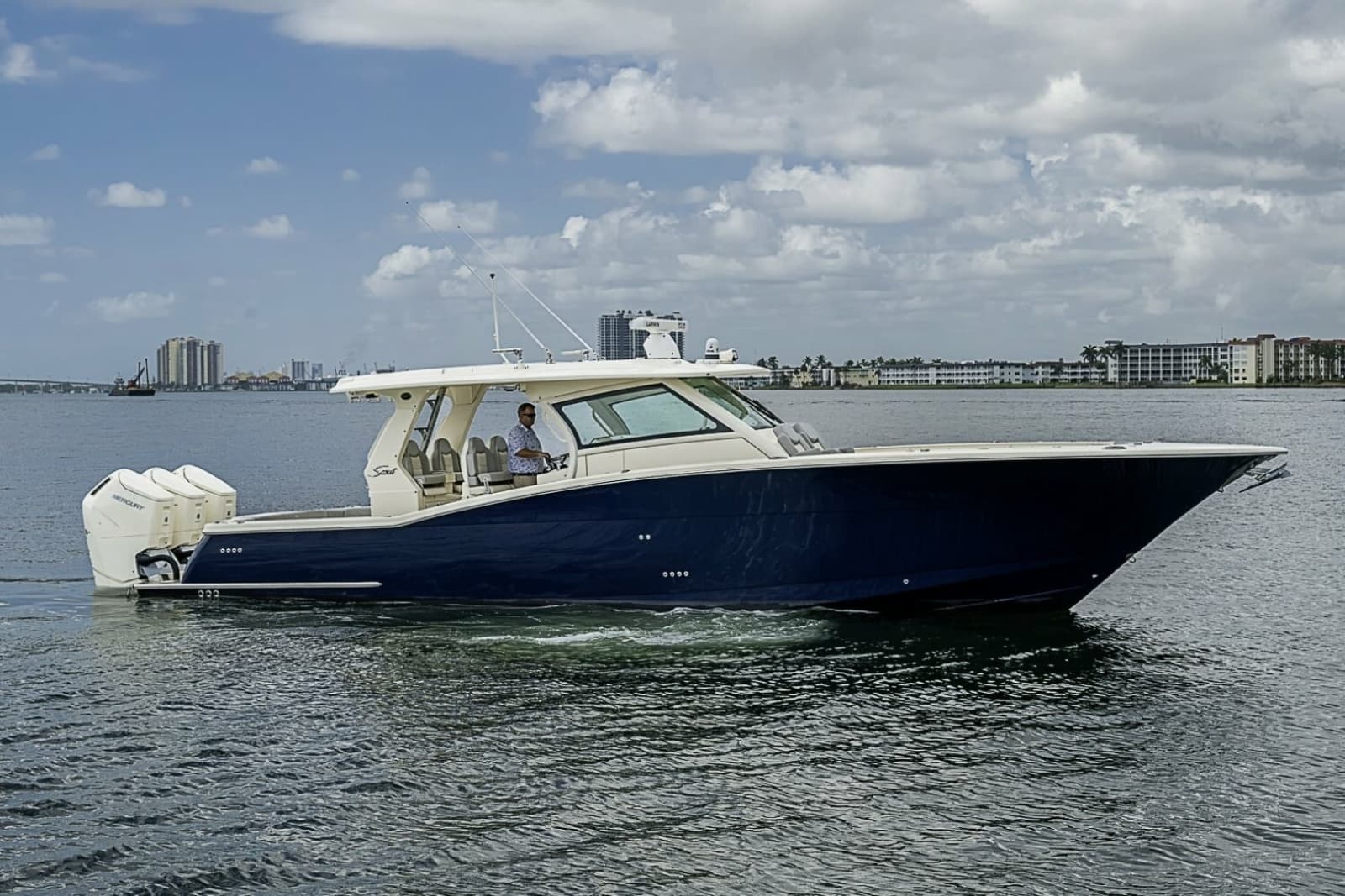 Scout 42 Maizey Blue - Exterior Profile