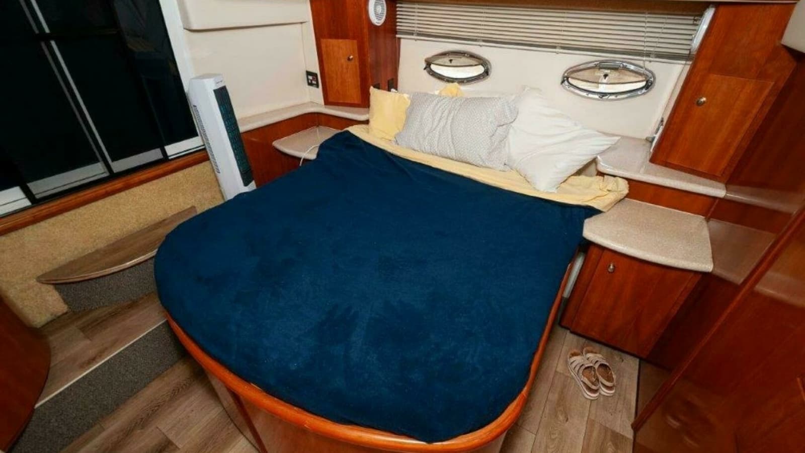 2002 Carver 444 CPMY- Graham's Enterprise