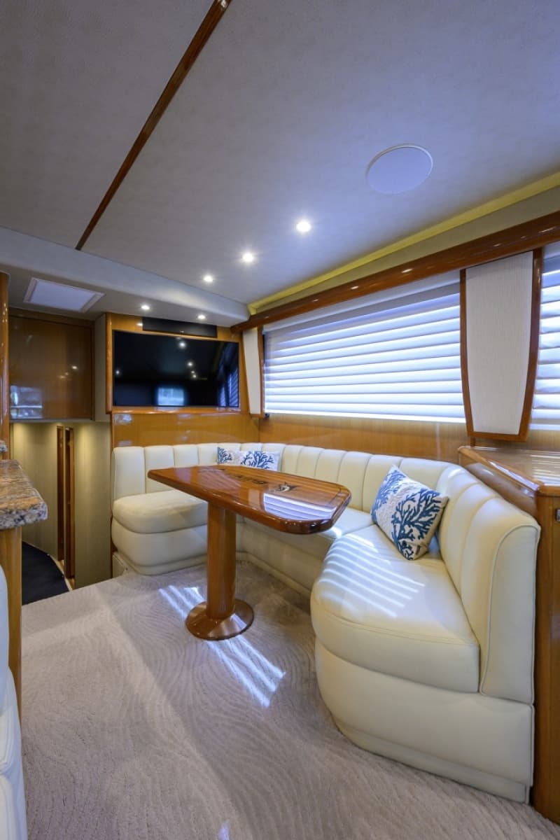 2002 Viking 61 Convertible