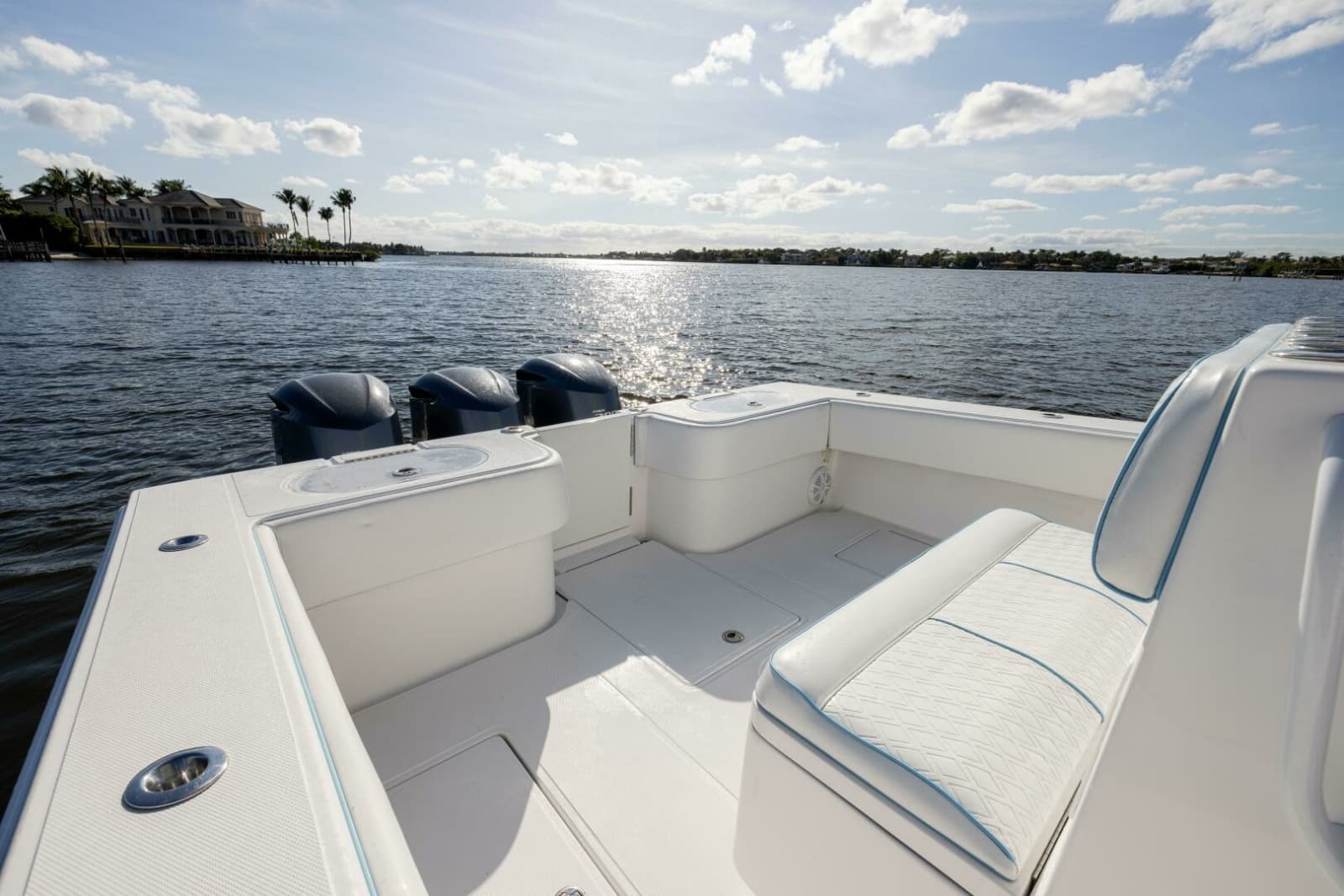 SeaHunter 33 Bloodline - Exterior Cockpit