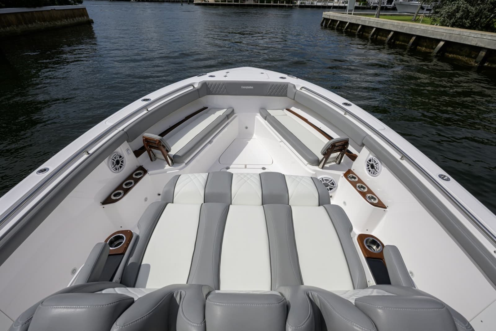 Everglades 45 GALLANT LADY - Forward Seating