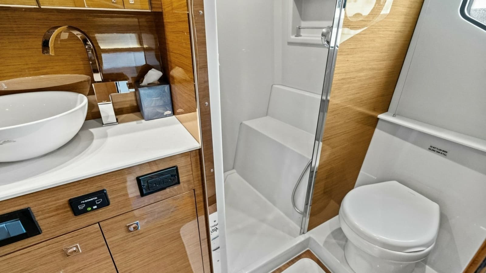 2019 Cruisers Yachts 42 Cantius 'Truly Ineffable'