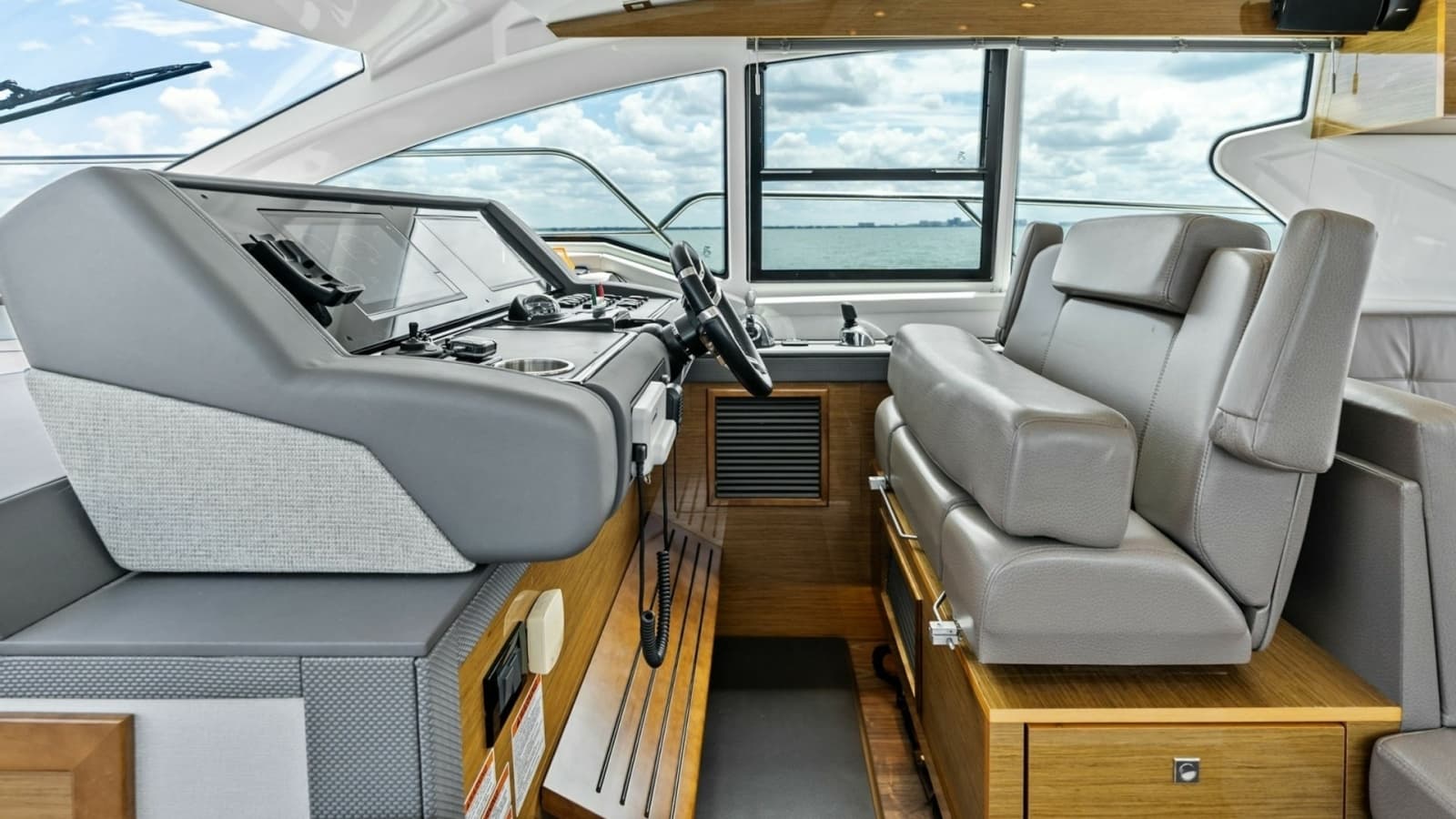 2019 Cruisers Yachts 42 Cantius 'Truly Ineffable'