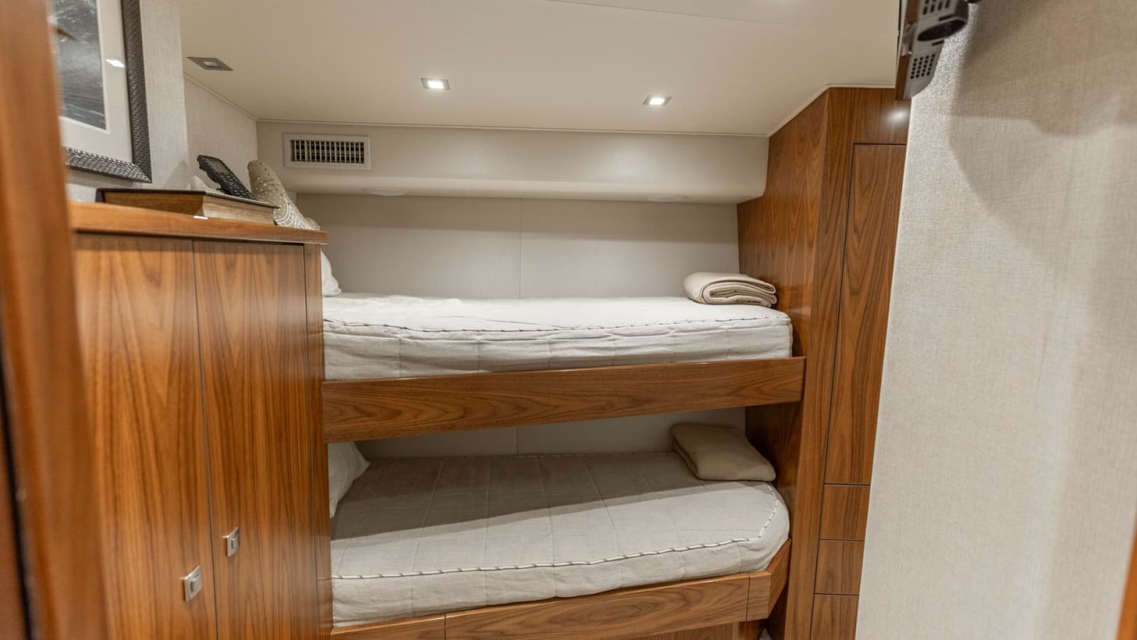 Guest Stateroom with Bunk Beds