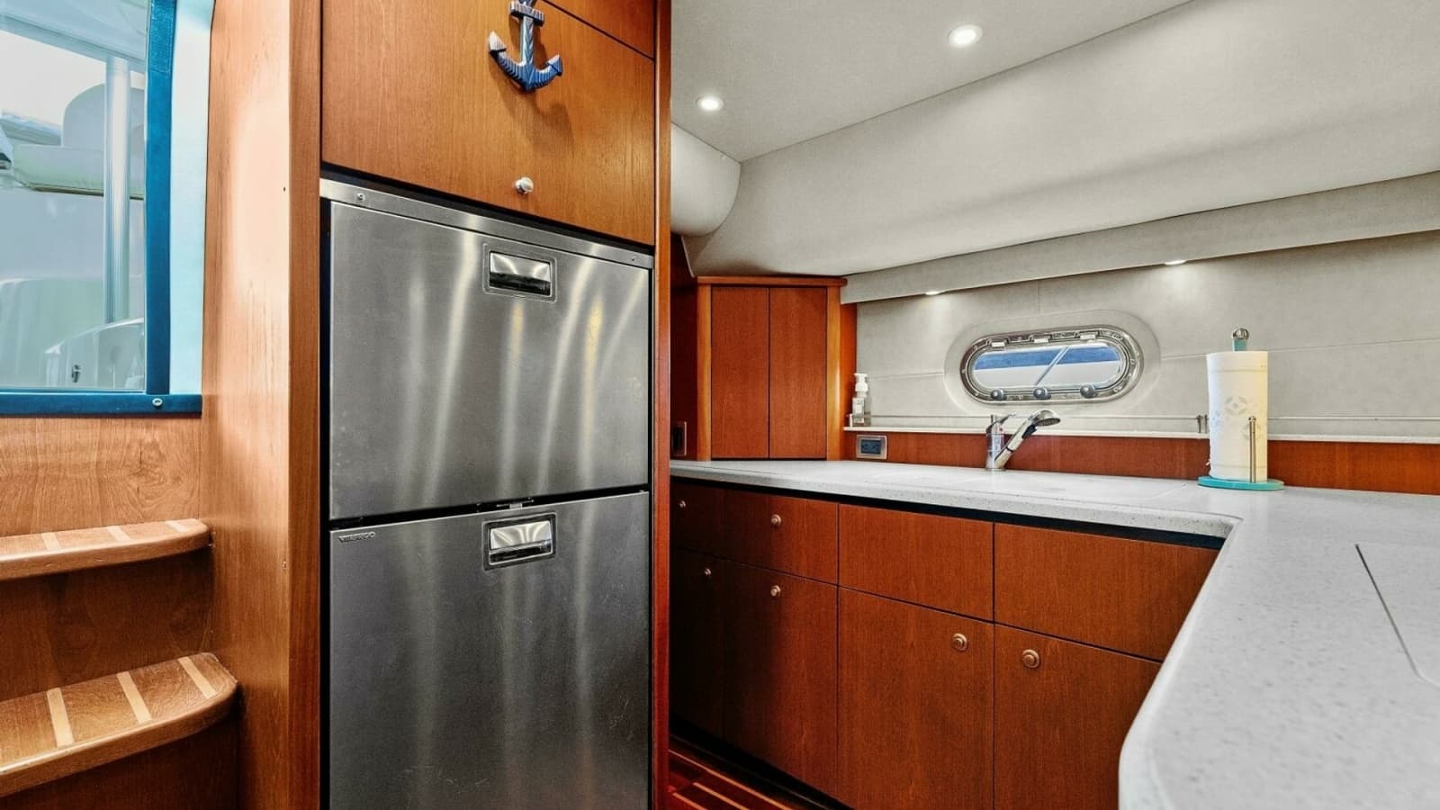 2007 Tiara Yachts 4300 Sovran - Galley