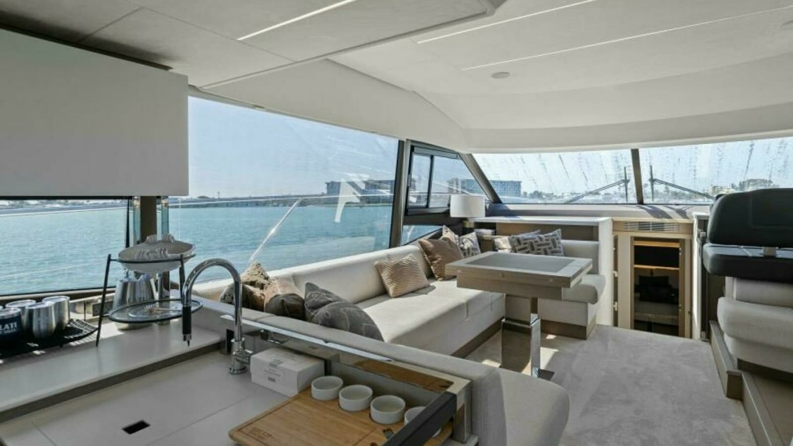2022 59 Prestige Flybridge - How Sweet It Its - Salon Overview