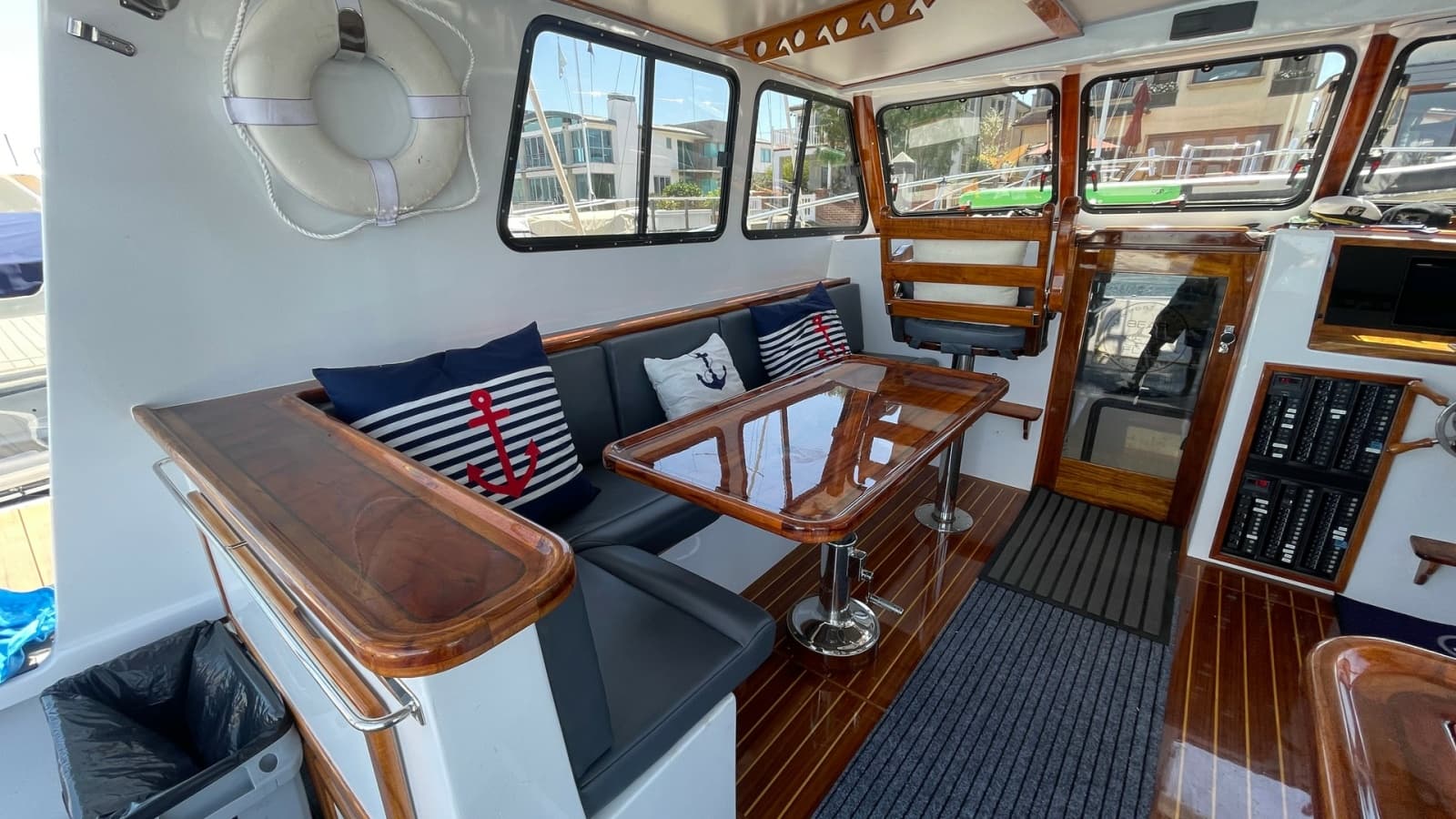 2019 Donelle 35 Flybridge Sportfish "BEAR FLAG 3.0" - Spacious Interior Salon with Seating