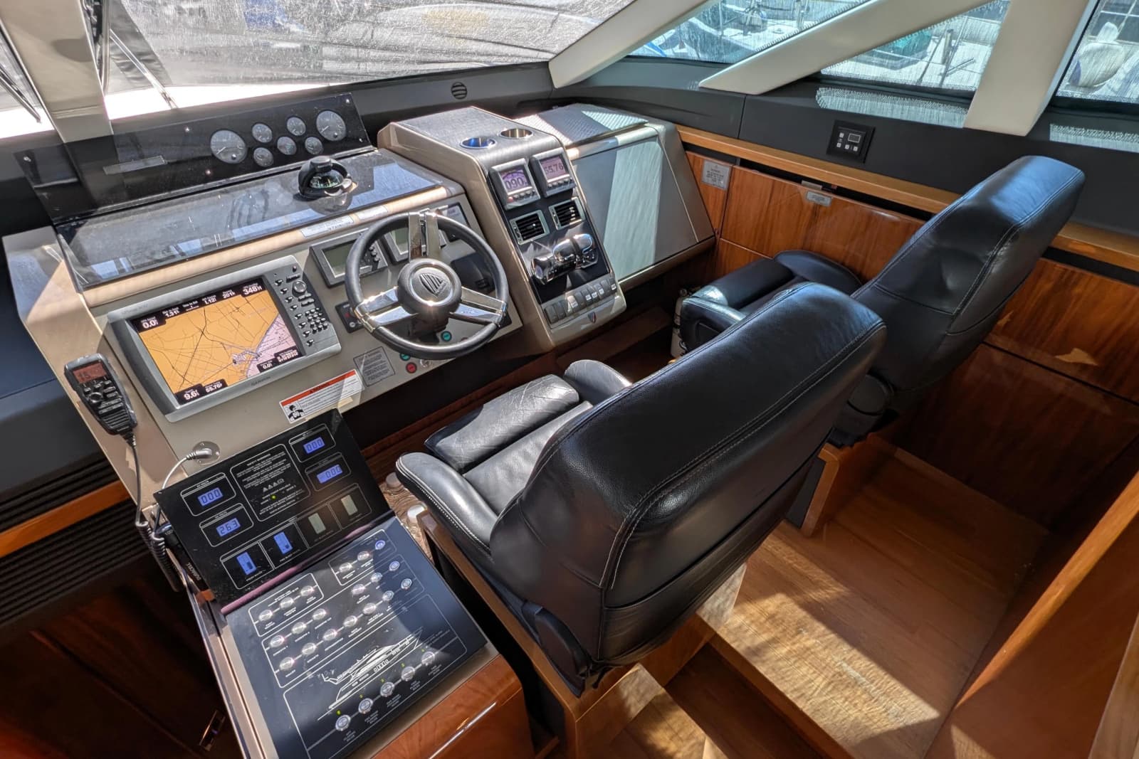 2010 Fairline Squadron