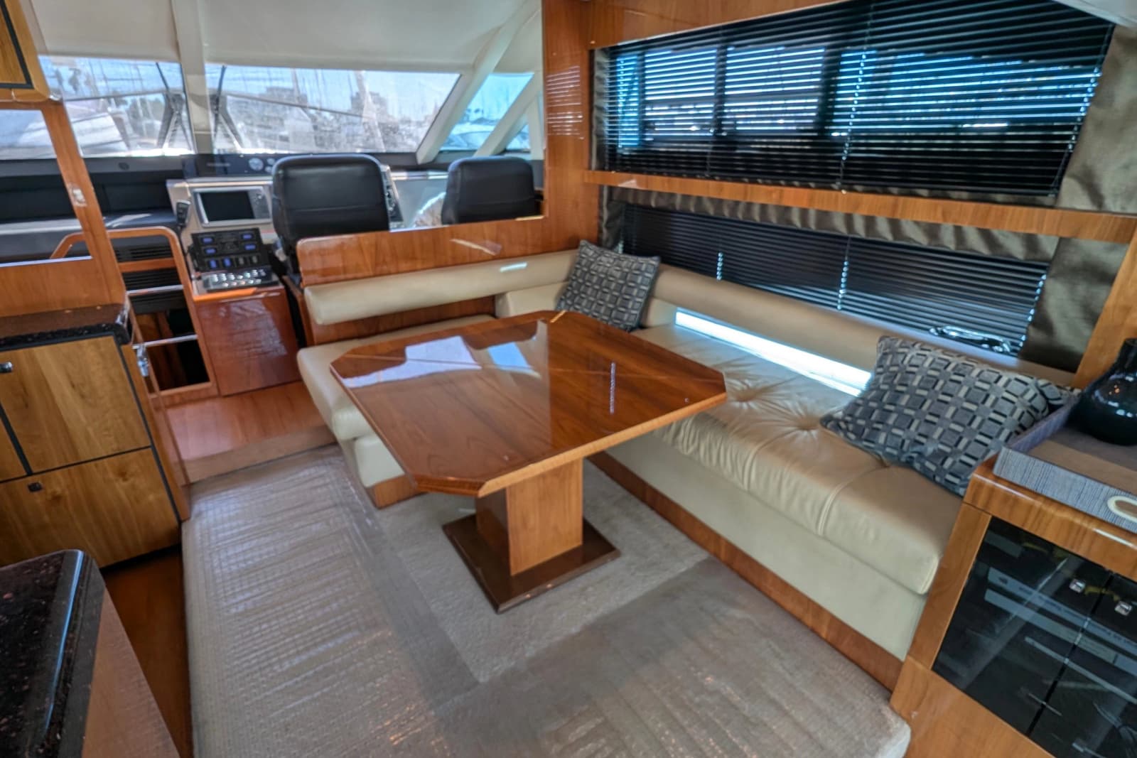 2010 Fairline Squadron