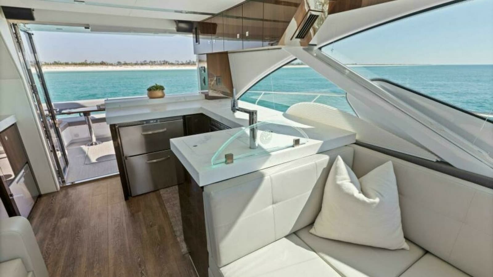 2023 Cruisers Yachts 60 Cantius Fly- Galley