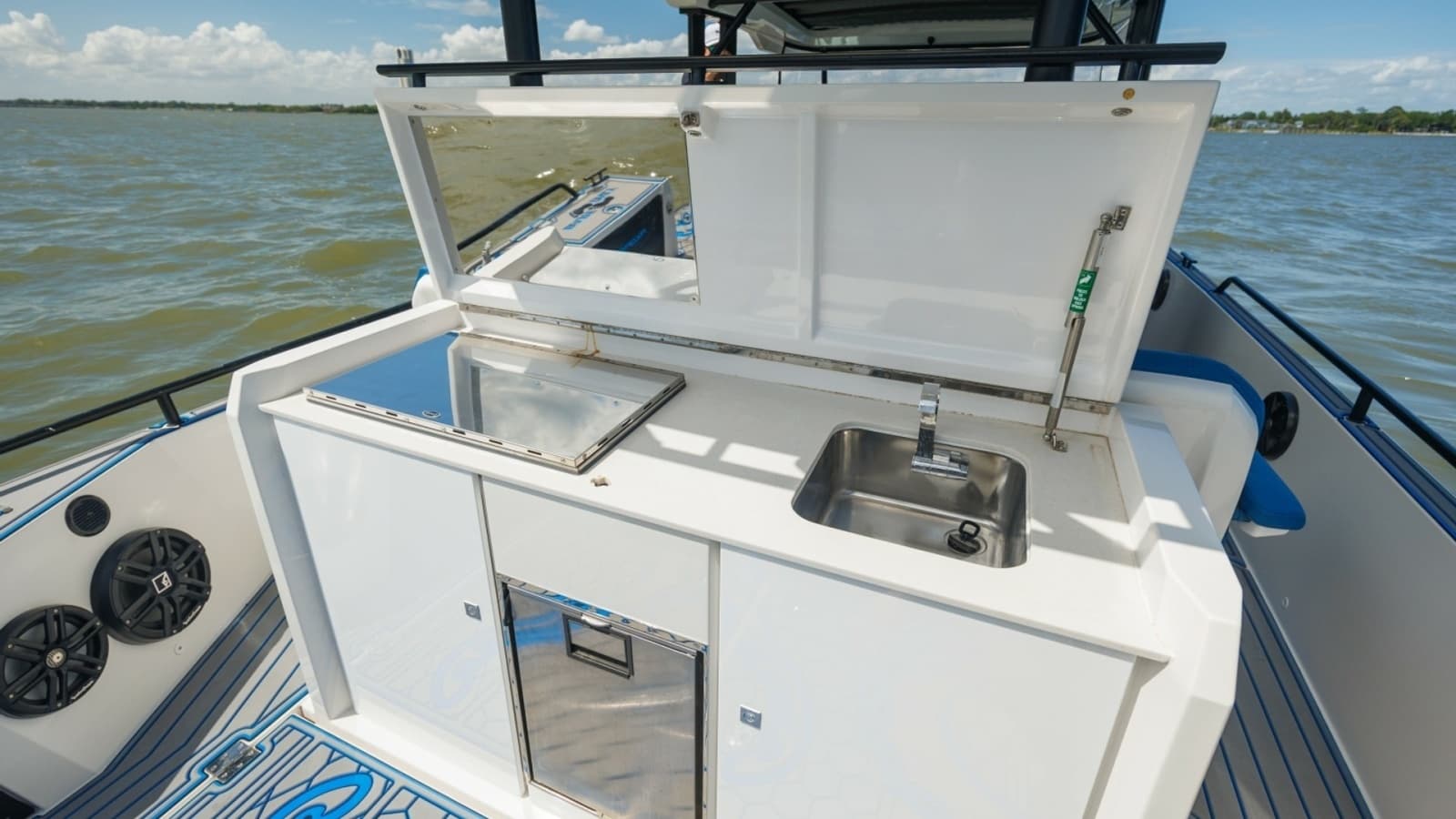 2019 Axopar 37 Sun Top