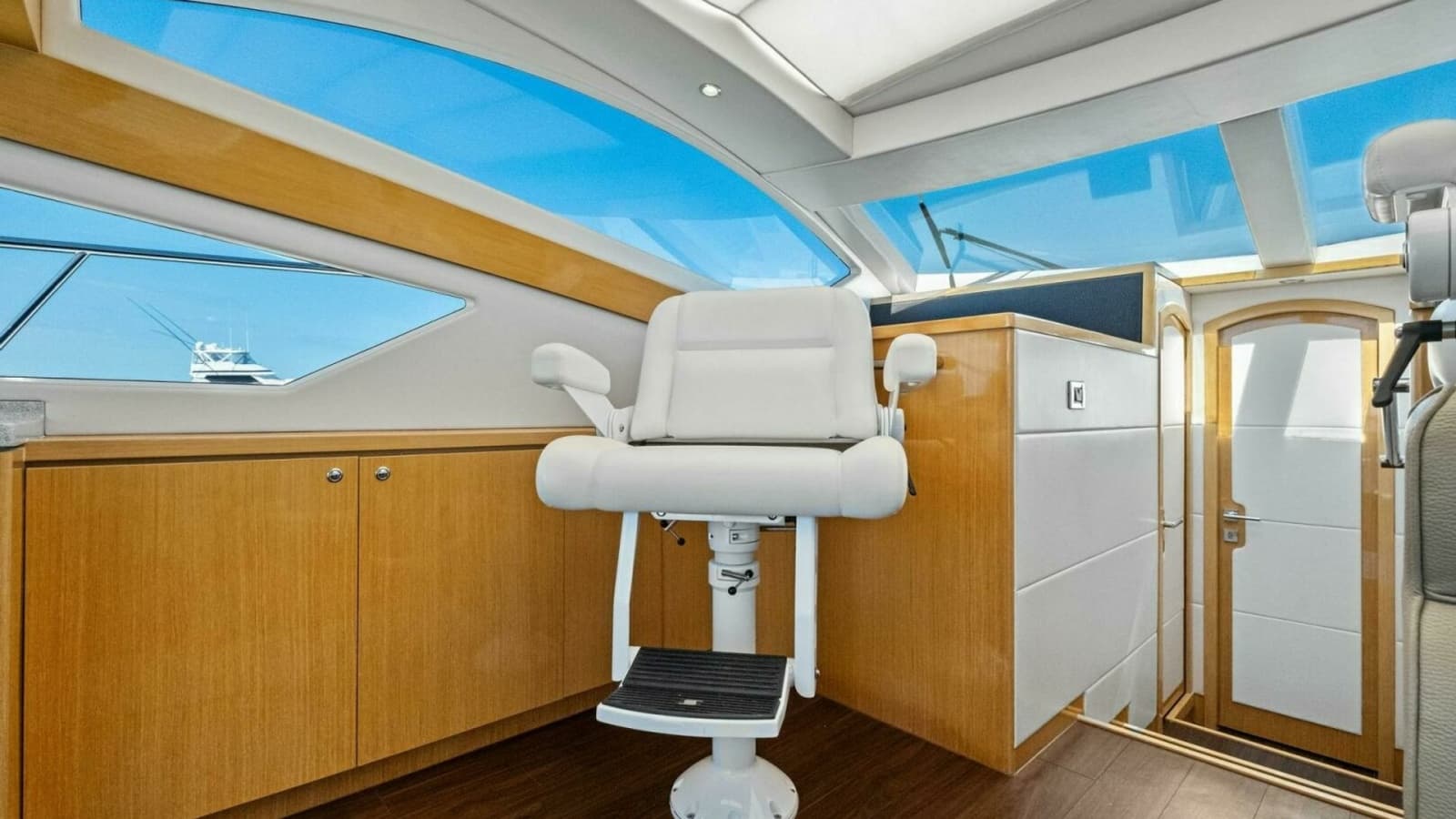 2018 Outboard Express Catamaran 47