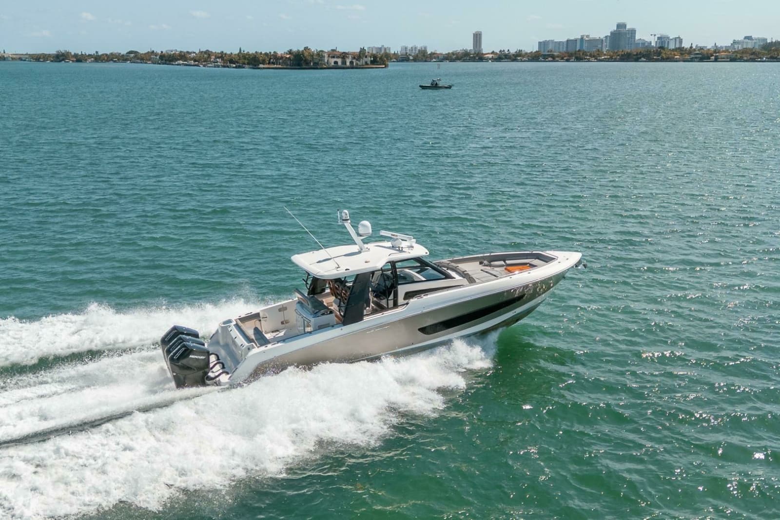 2023 Boston Whaler 420 Outrage
