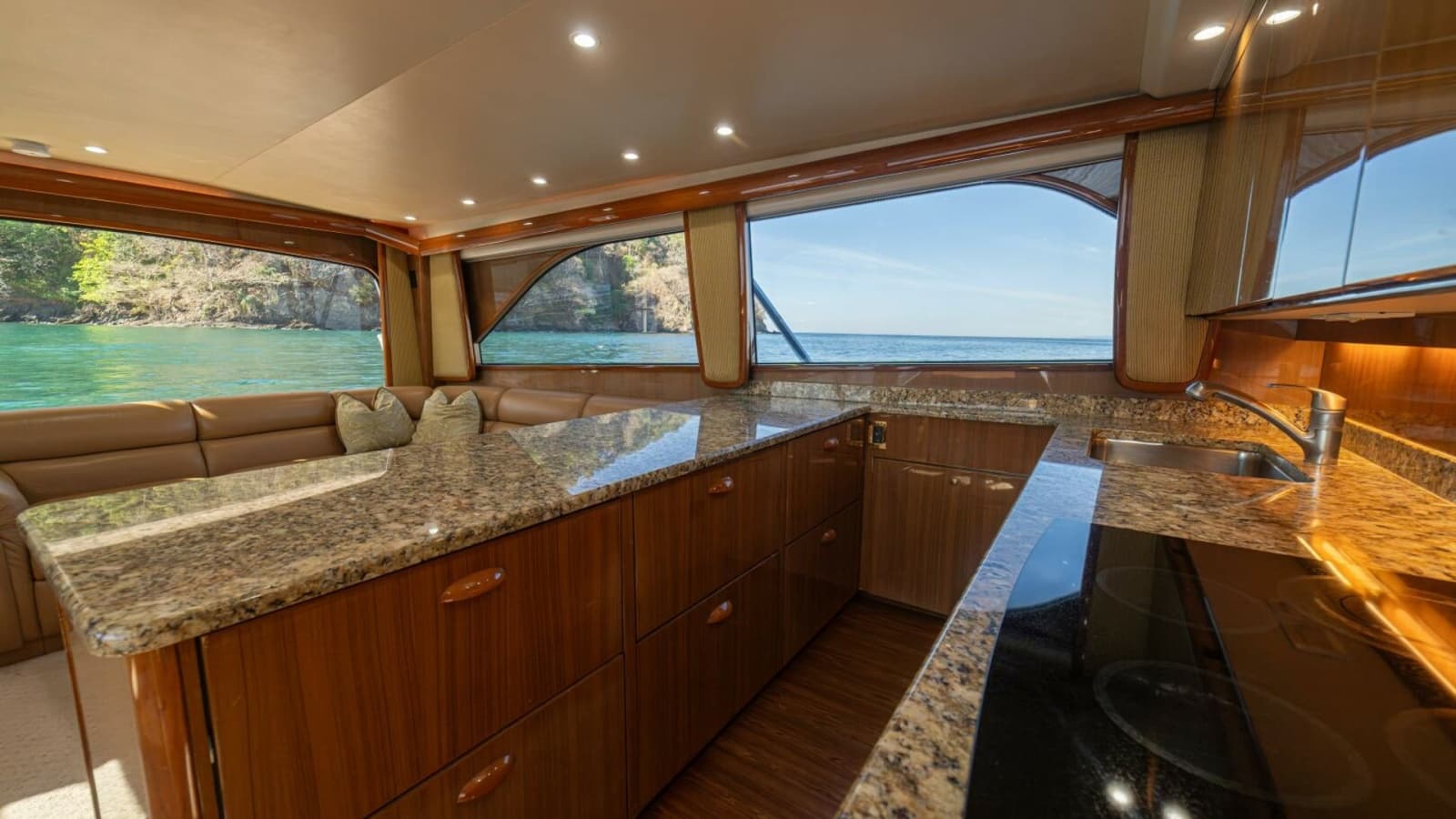 2006 Viking 56 "Scandaloso"