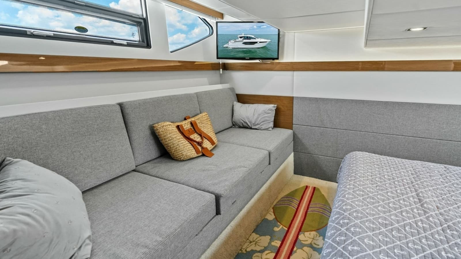 2019 Cruisers Yachts 42 Cantius 'Truly Ineffable'