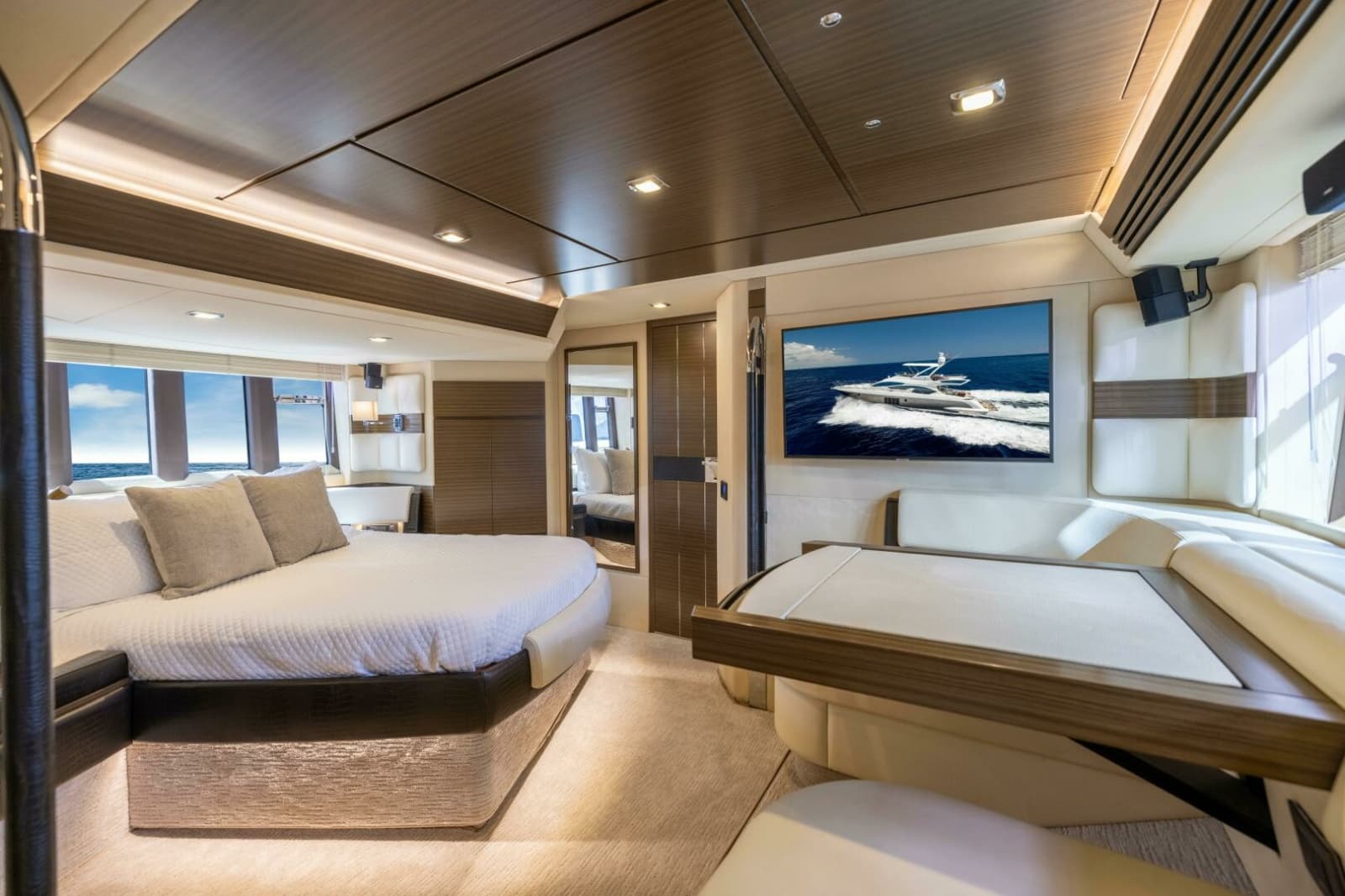Azimut 64 A/Sea - Interior Master Stateroom