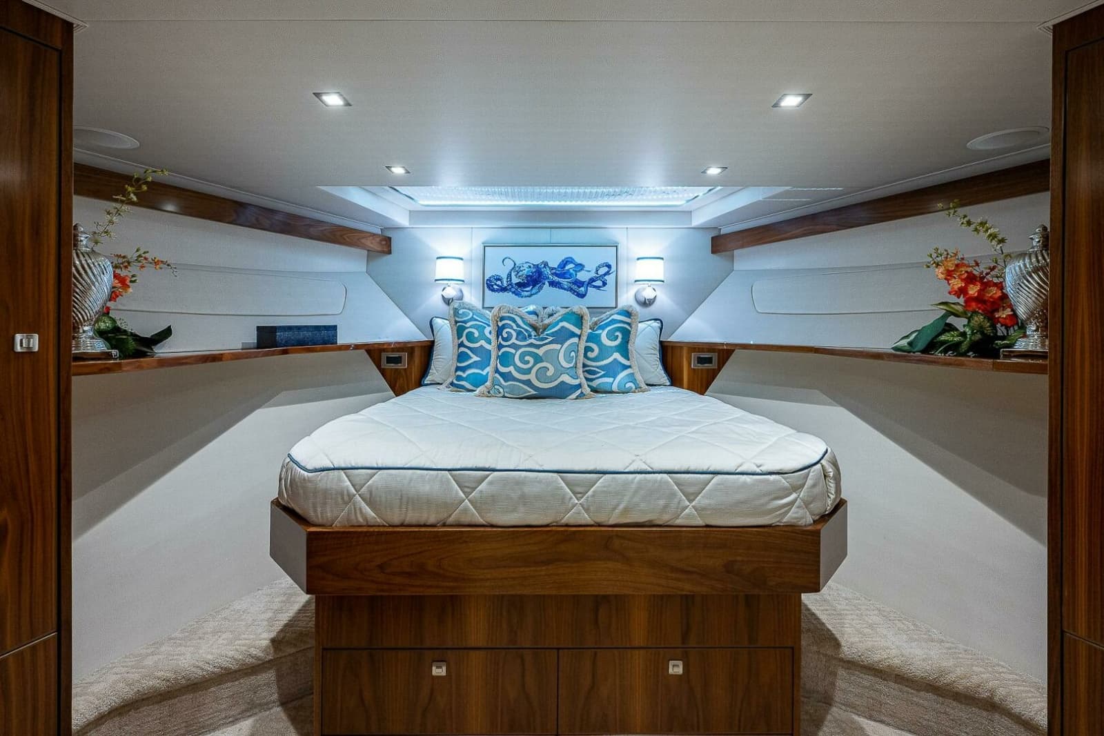 Viking 75 MIRAGE - Forward Stateroom