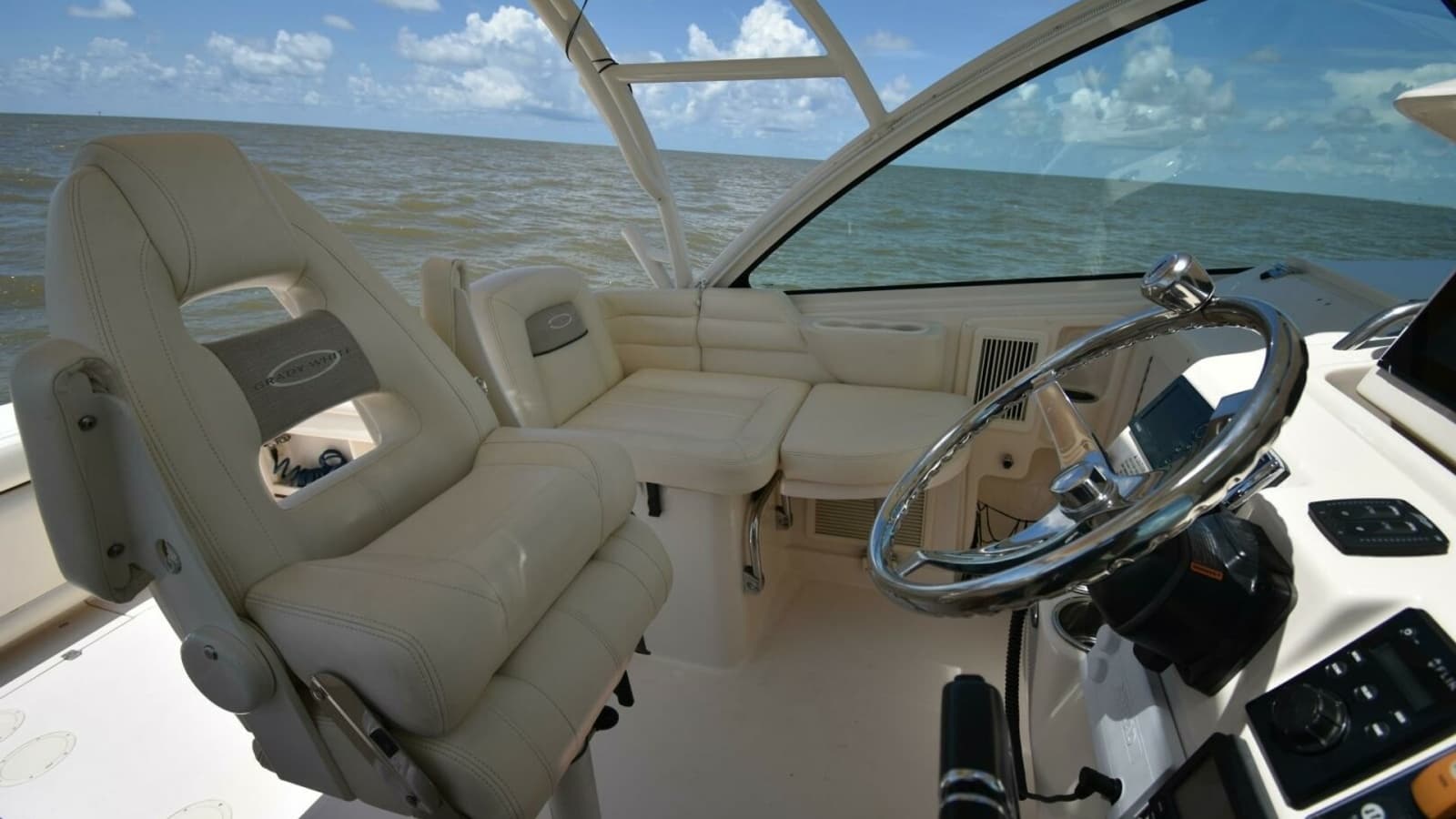 2016 Grady-White 330 Express