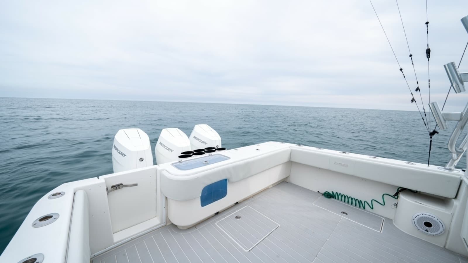 2011 Contender 40 Express