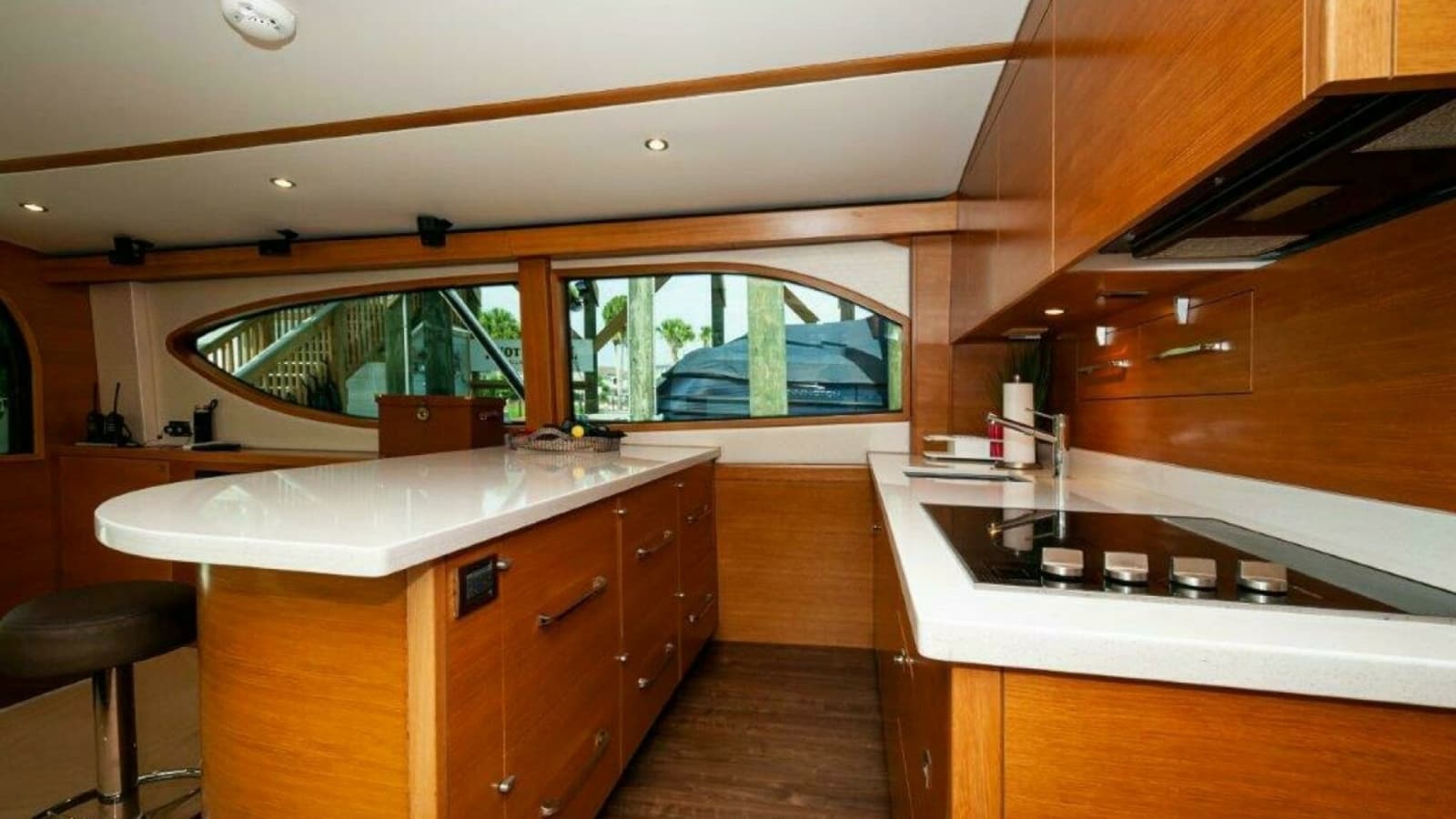 2016 Hatteras GT60 KNOT ON CALL Galley
