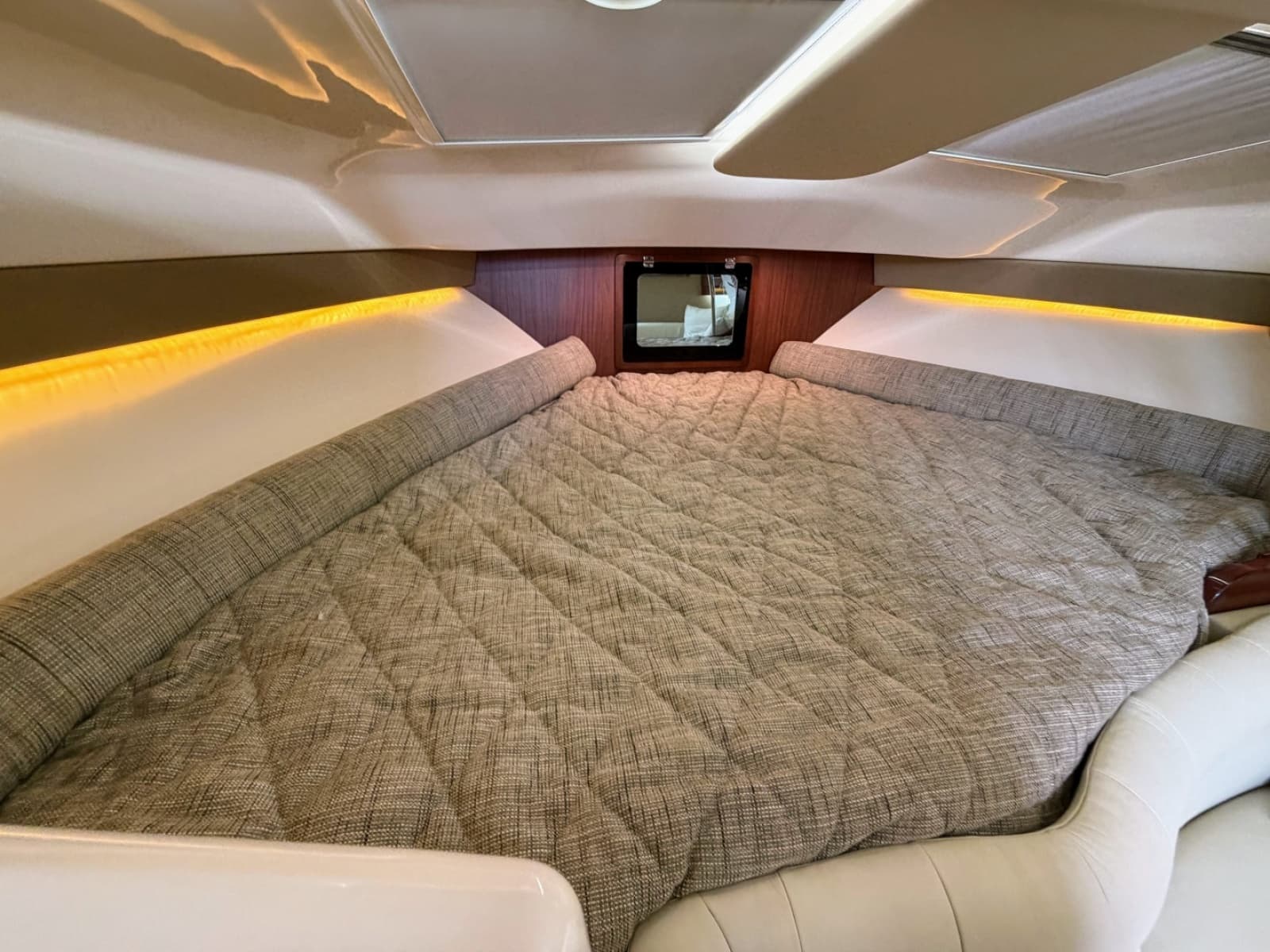 Grady White 37 - TRIPLE NET - Cabin Berth