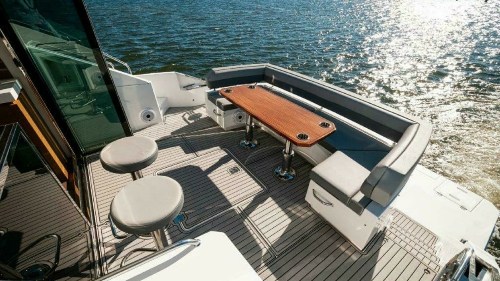 2020 Cruisers Yachts- HARPER BELL- Cockpit 6