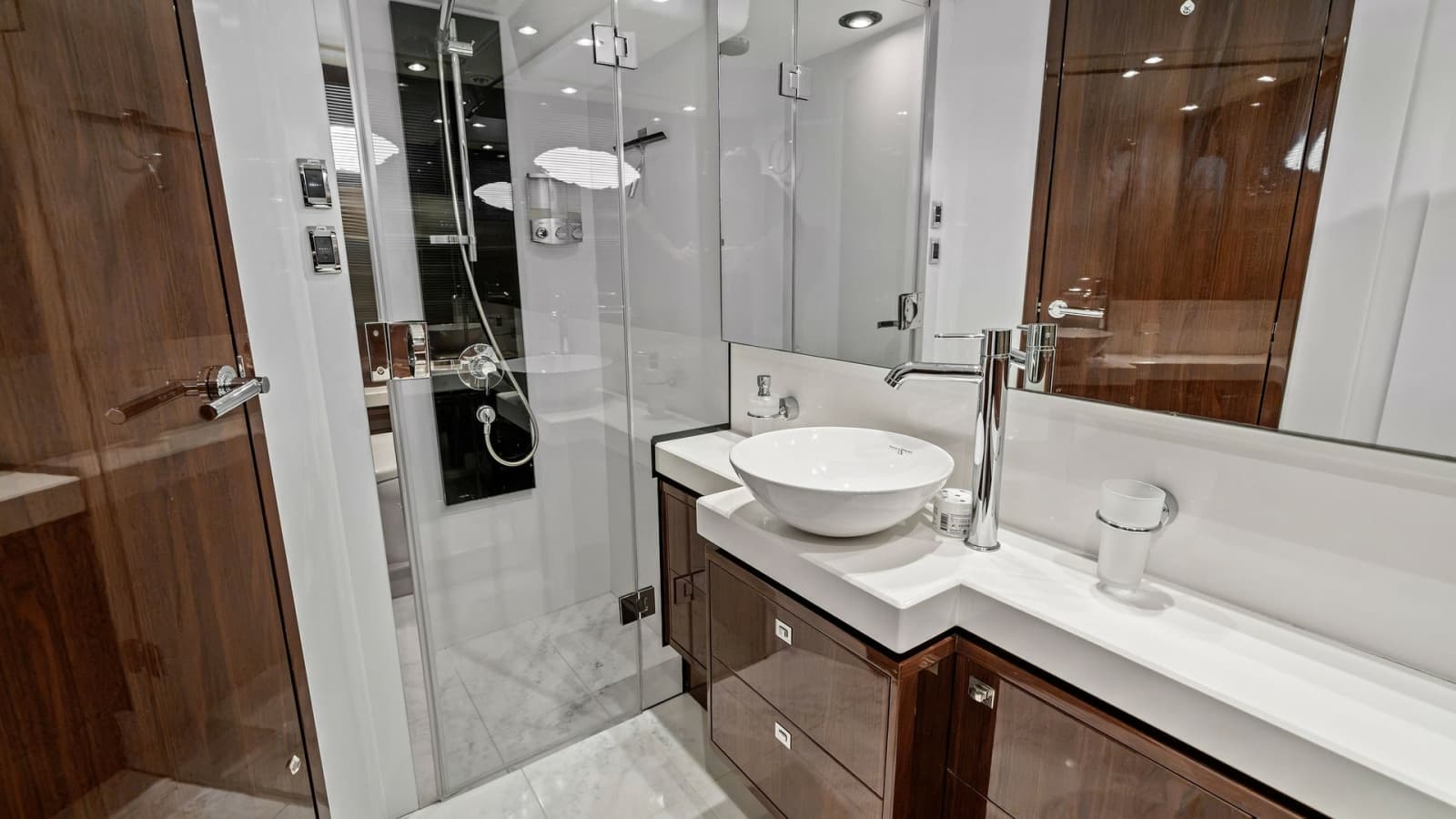 Luxurious Yacht Master Bathroom