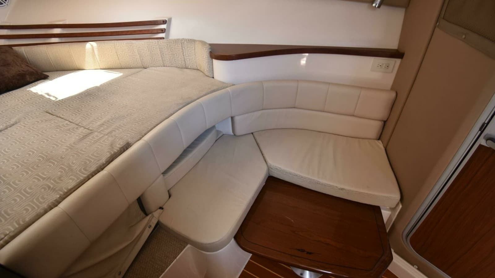 2016 Grady-White 330 Express