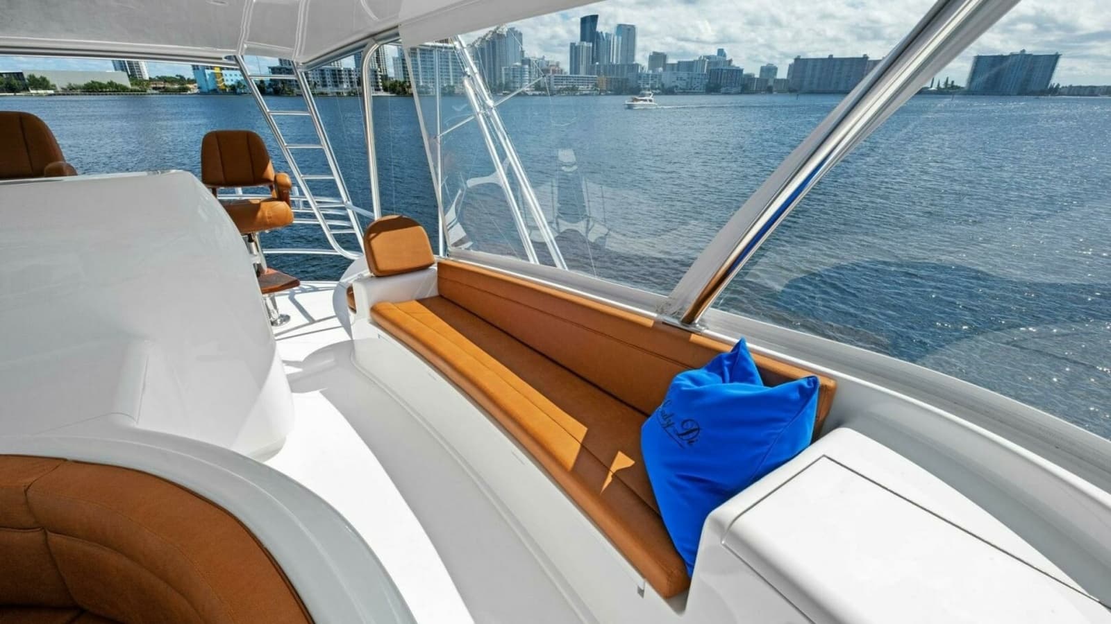 2012 82 Viking Convertible - Lady Di