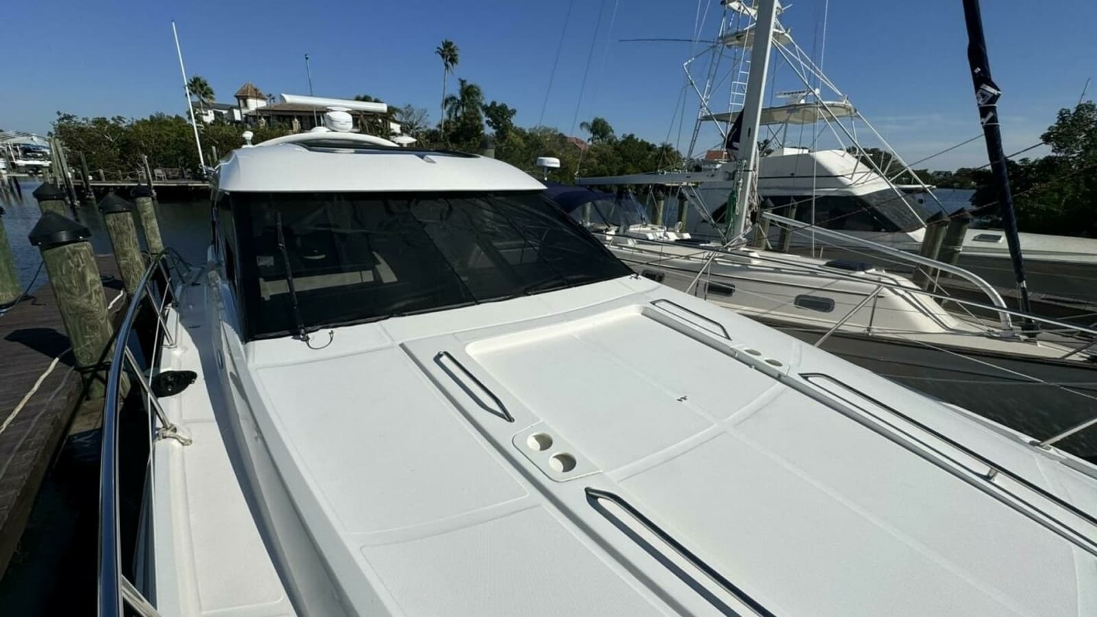 2016 Sea Ray 470 Sundancer 'Lopez Cove II' - Bow Lounge