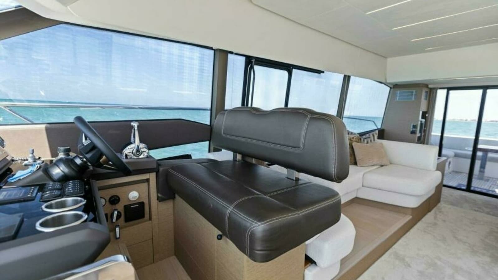 2022 59 Prestige Flybridge - How Sweet It Its - Helm