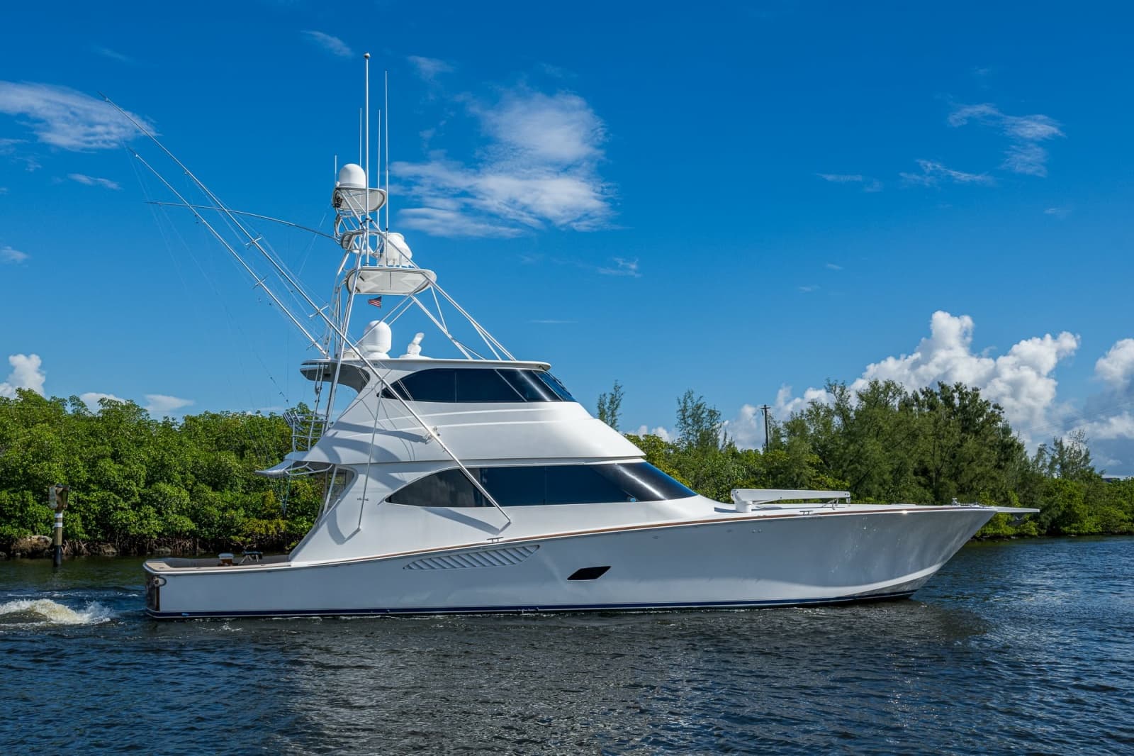 2011 Viking 76 Enclosed Bridge