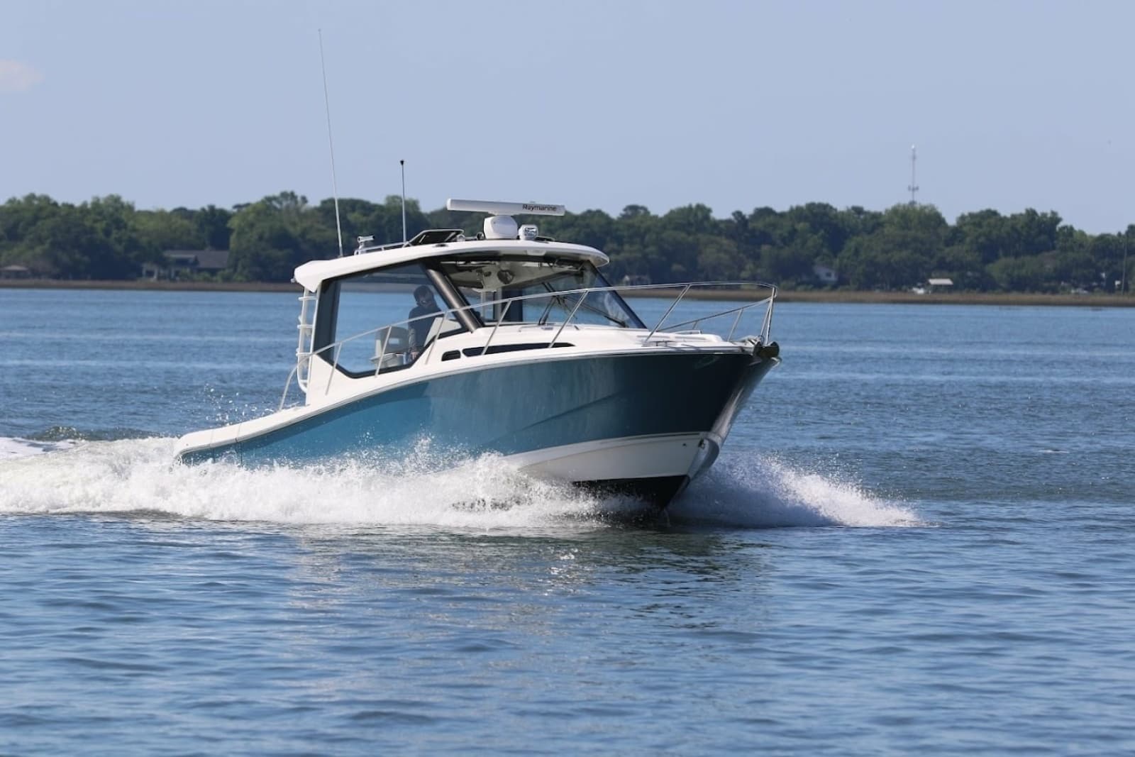 Boston Whaler 32 - SIP N SEA - Exterior Profile