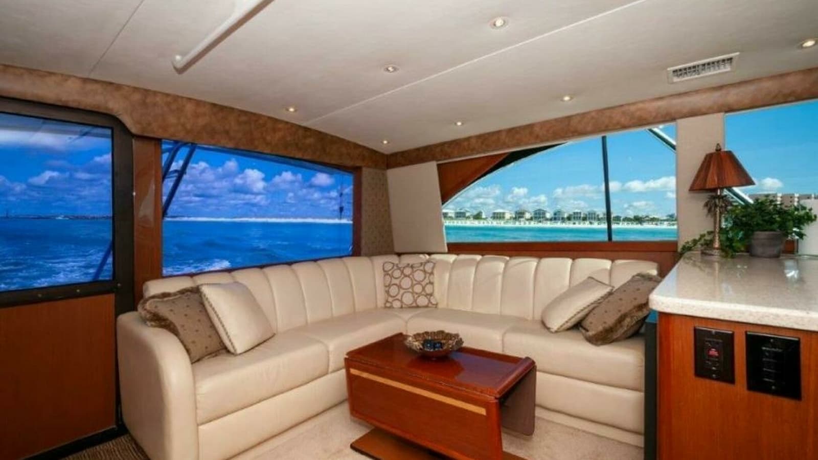 1998 Ocean Yachts 48 Super Sport Salon