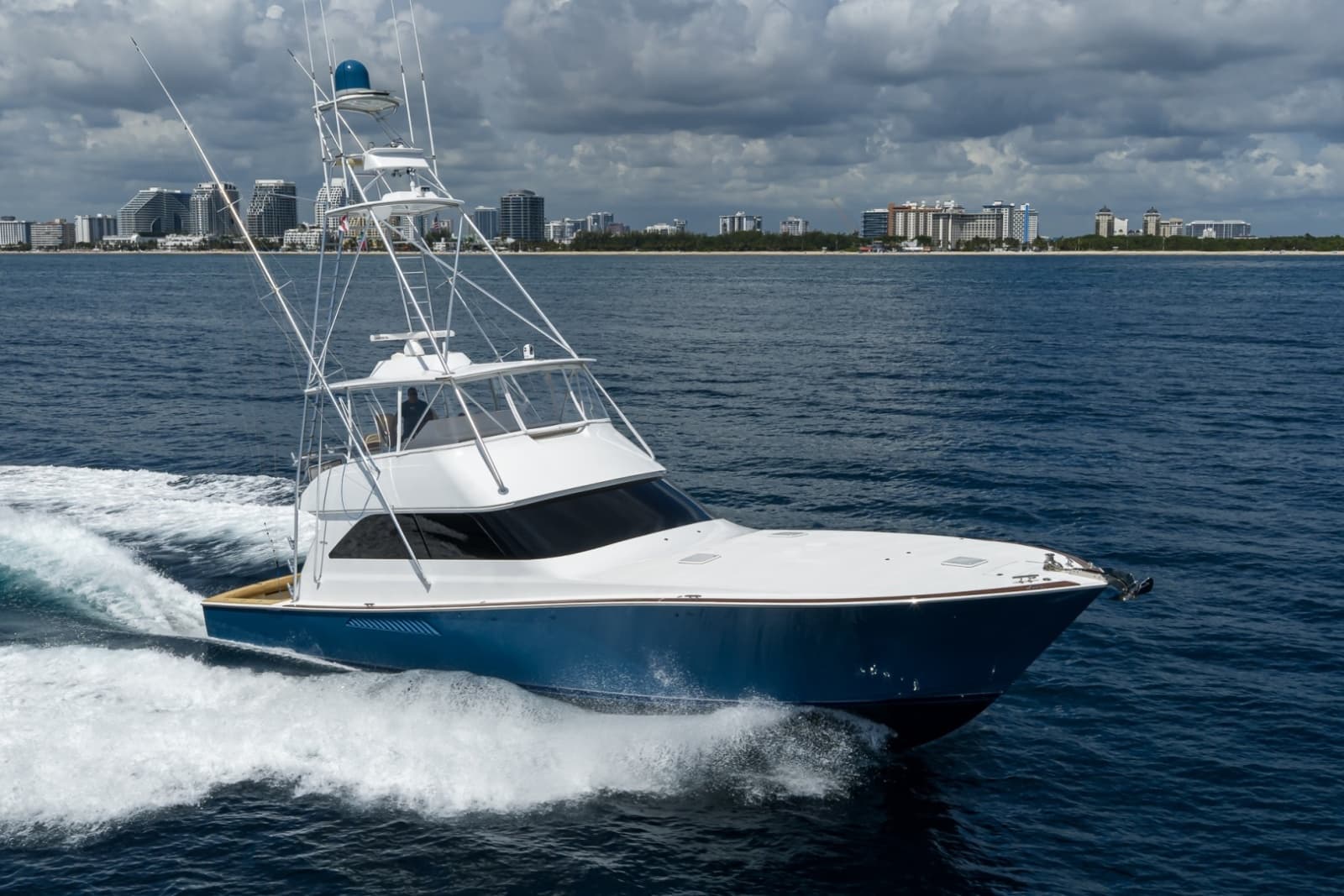 2002 Viking 61 Convertible