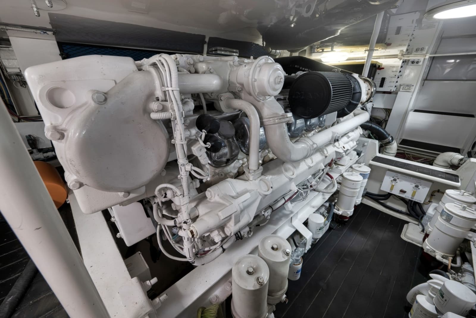 Viking 52 - THE HURRICANE - Engine Room