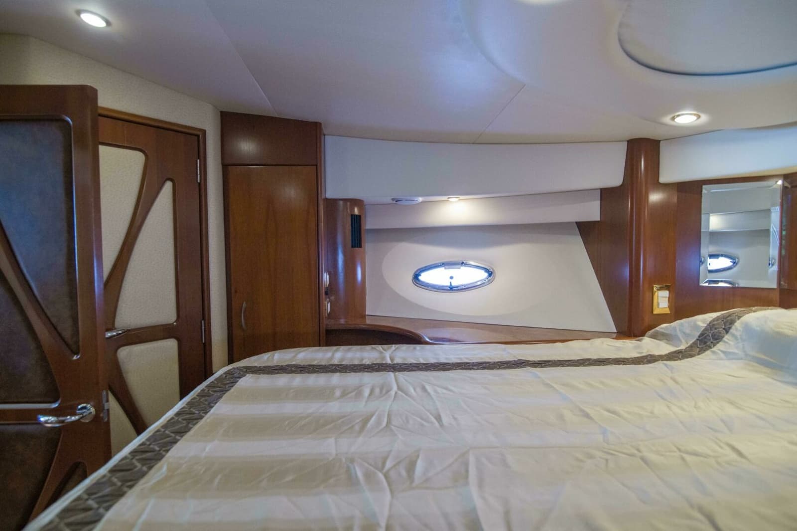Silverton 52 - Immersed -