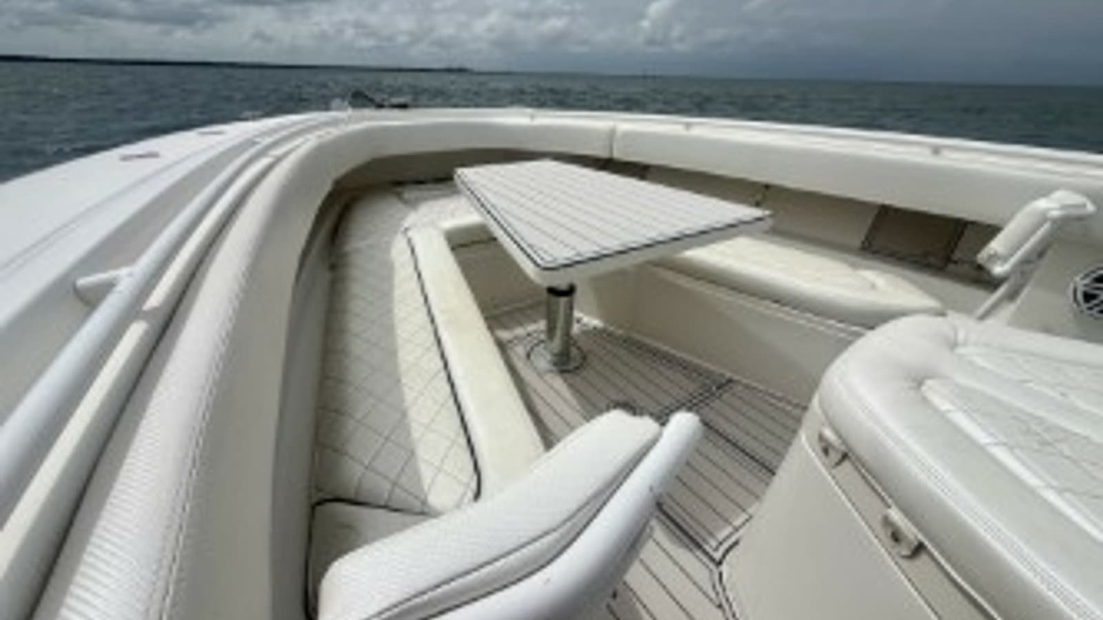 Spacious Bow Seating Area