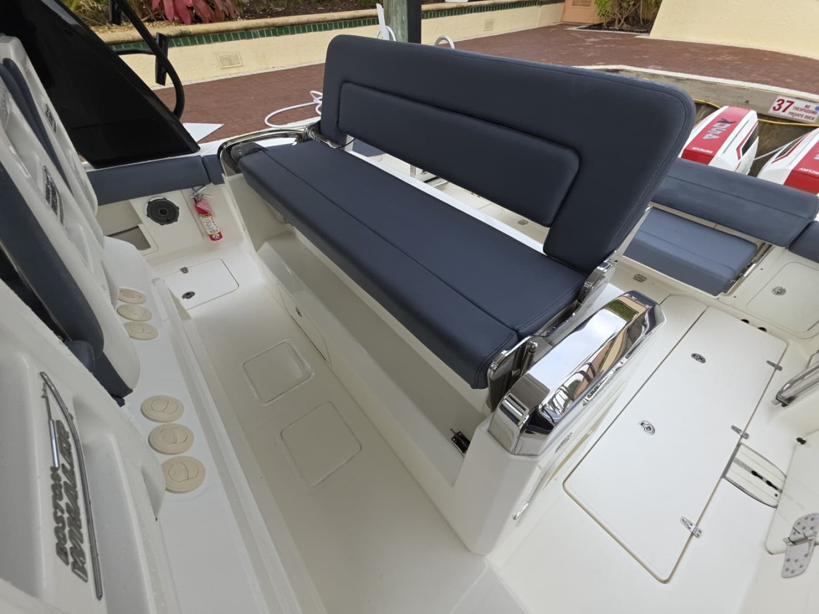2021 Boston Whaler 420 Outrage BFT-Profile