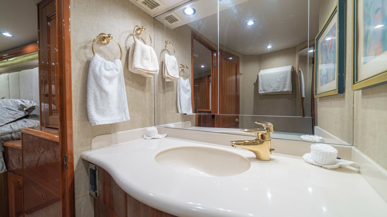 Luxurious Ensuite Bathroom