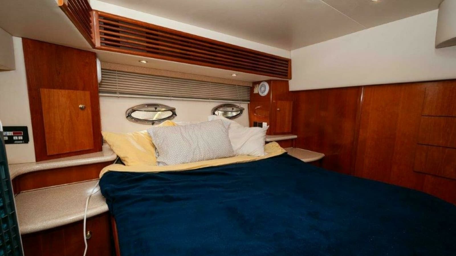 2002 Carver 444 CPMY- Graham's Enterprise