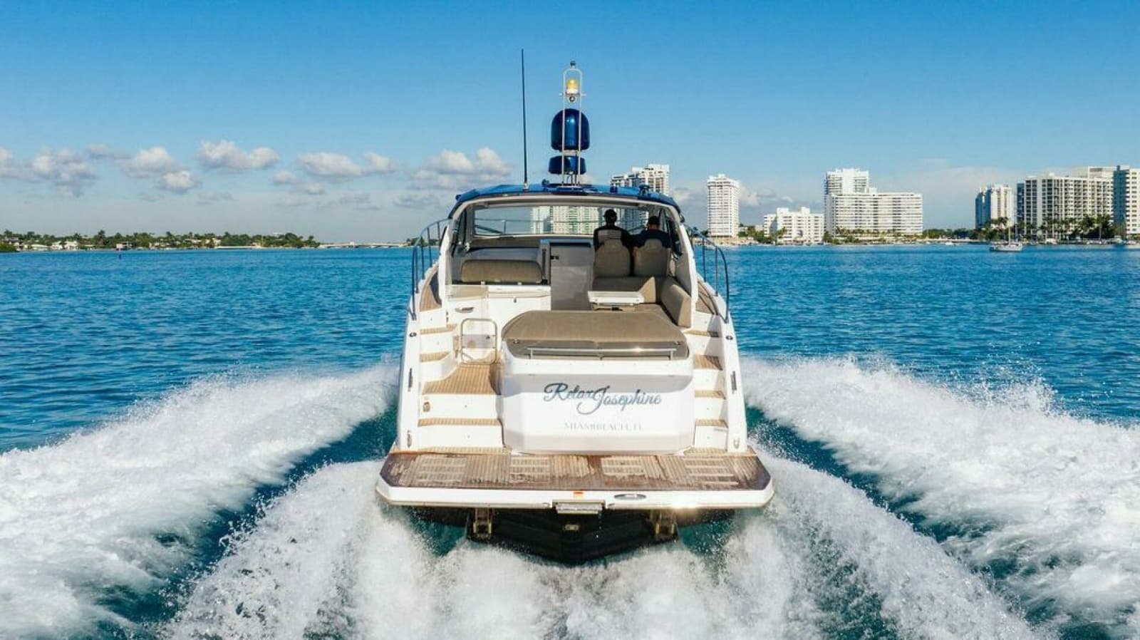 Azimut Atlantis 45 - Relax Josephine - Aft Profile