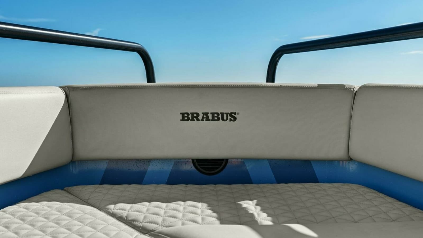 2022 Axopar Brabus Shadow 500 TT - Bow Seating