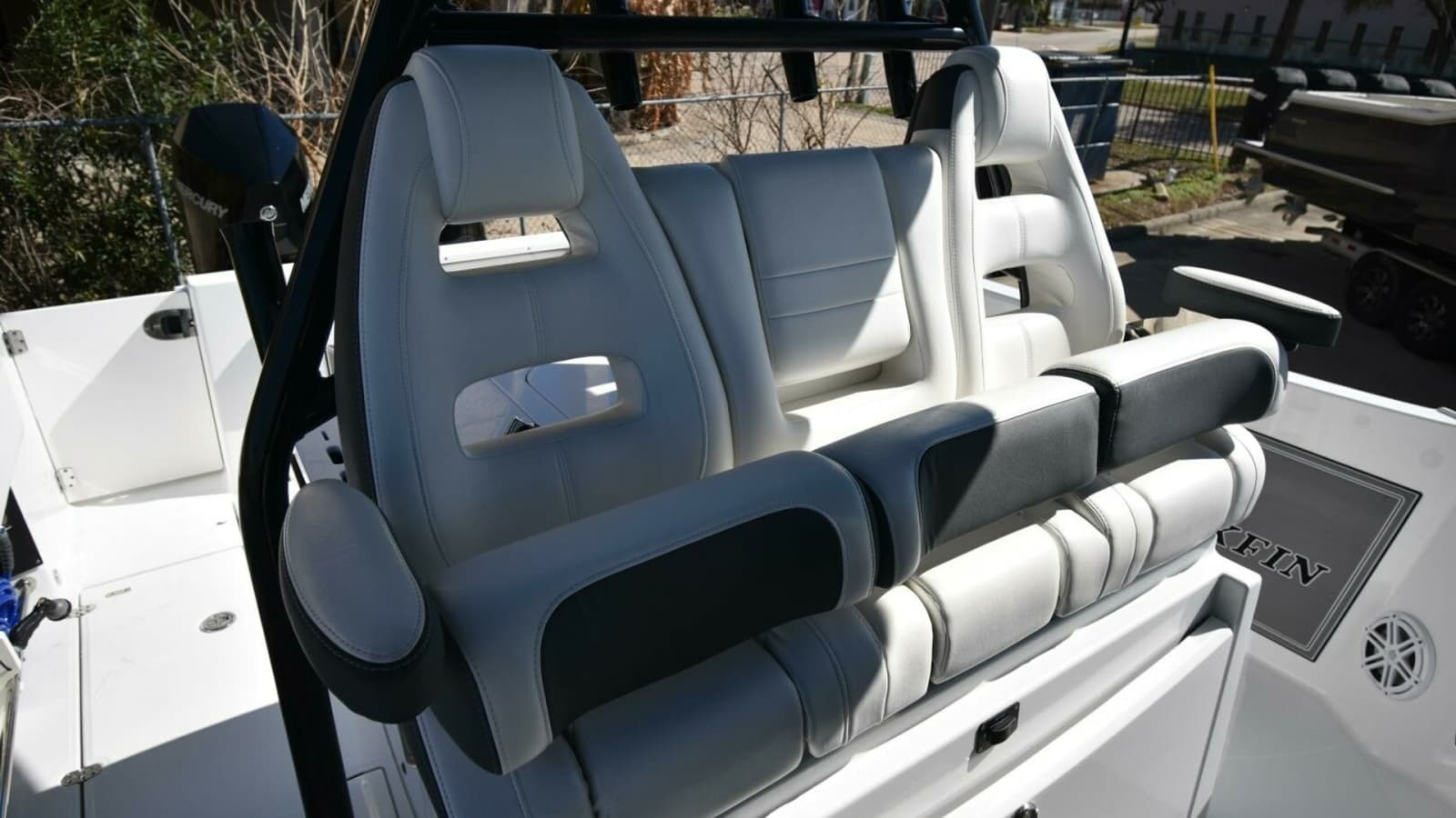 2021 Blackfin 332