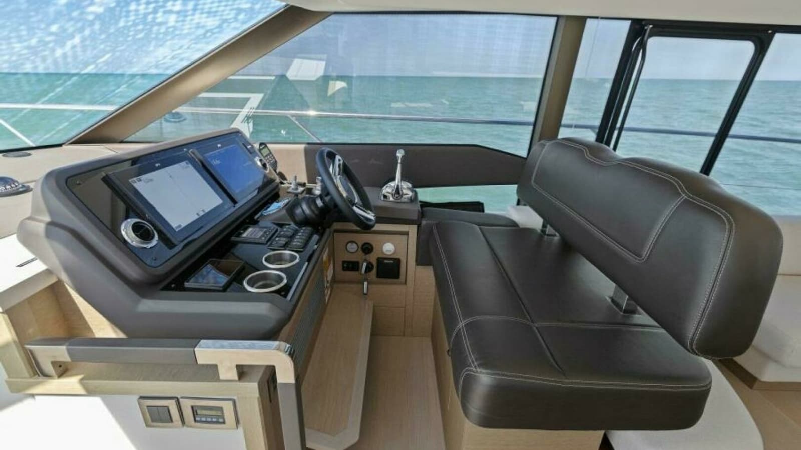 2022 59 Prestige Flybridge - How Sweet It Its - Helm