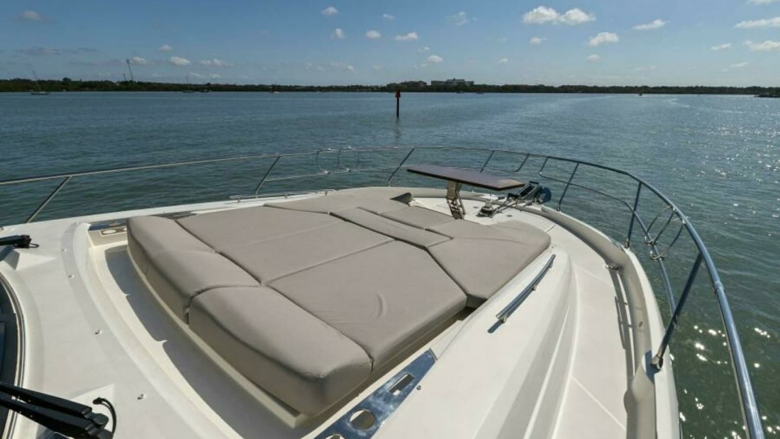 2022 59 Prestige Flybridge - How Sweet It Its - Bow