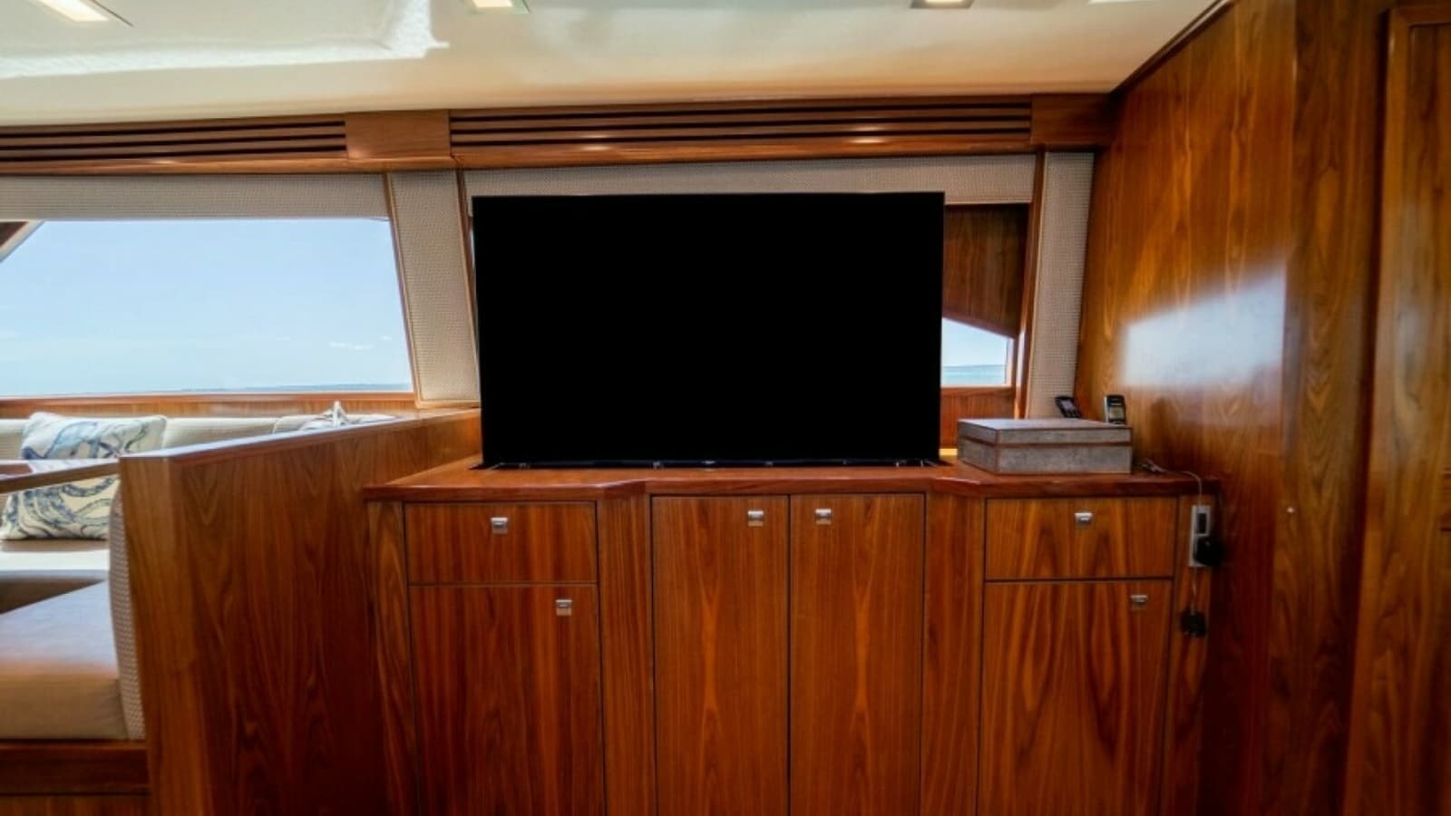 2018 Viking 72 Convertible - Wrapped Up