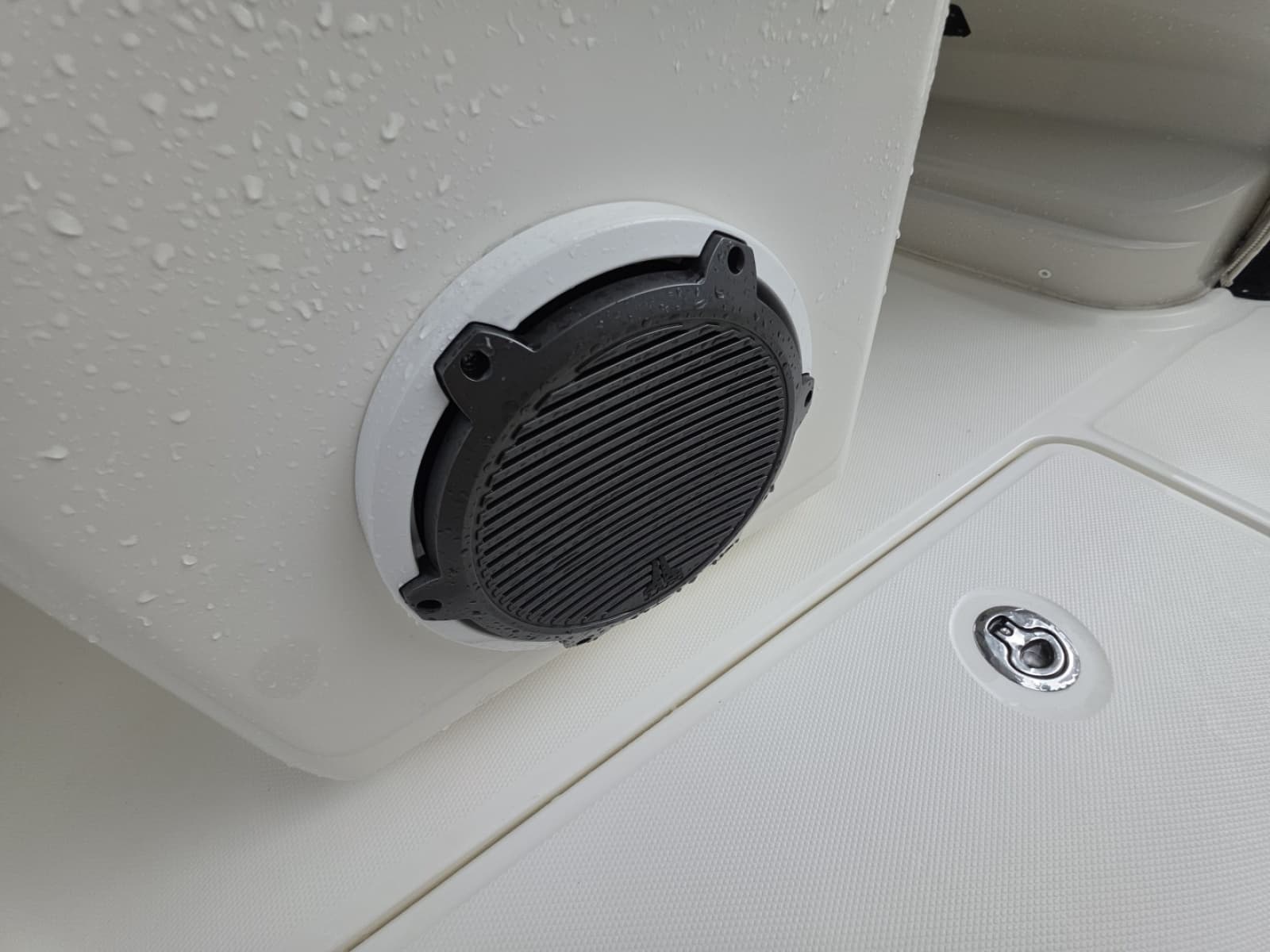 2021 Boston Whaler 420 Outrage BFT-Profile