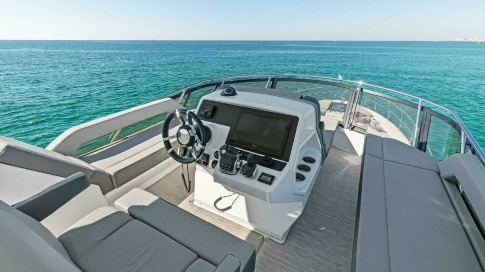 2023 Cruisers Yachts 60 Cantius Fly Flybridge 1